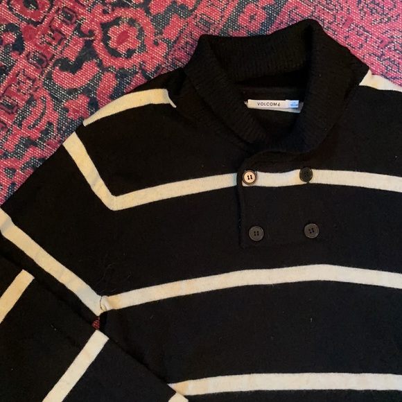 Volcom sweater - Picture 3 of 4